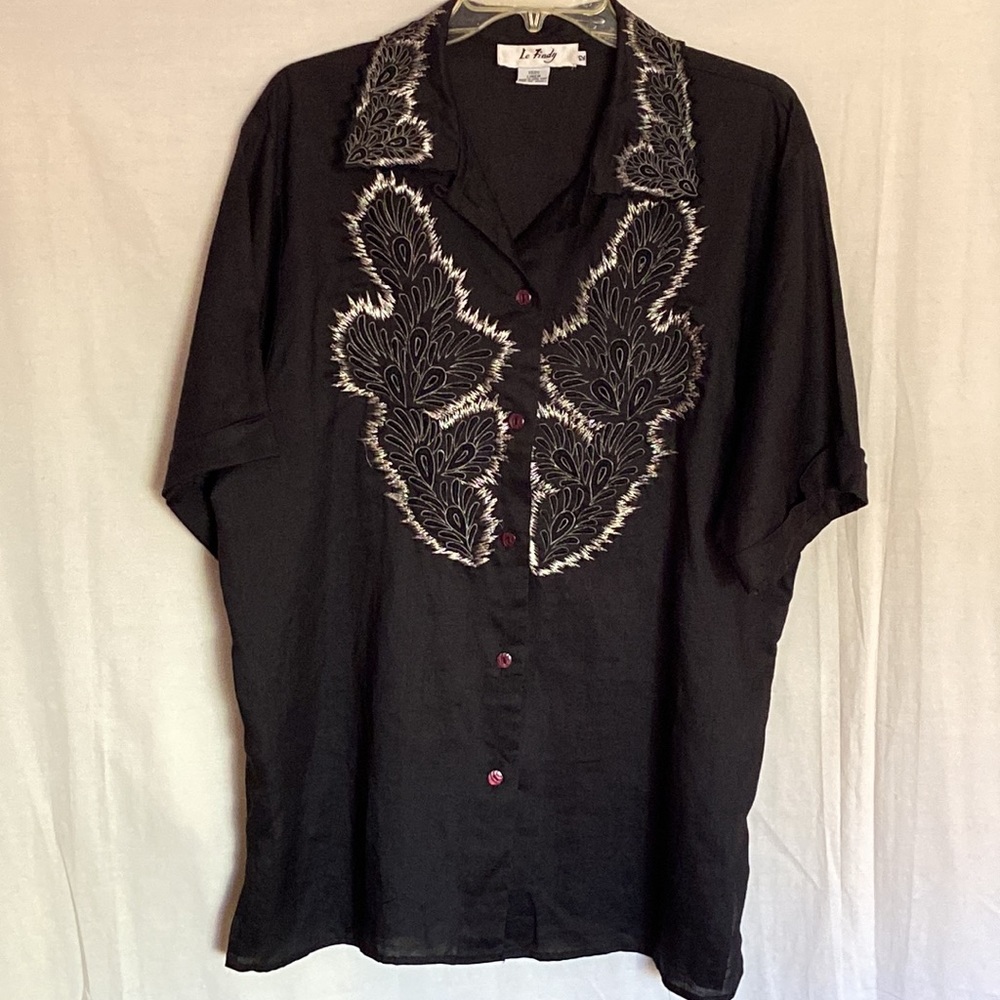 Vintage Le Findy 100% Linen Button Down Closure Blouse Size 12 Black Color